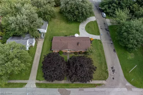 799 S 14th St, Sebring, OH 44672 photo 4