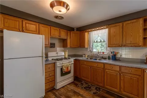 799 S 14th St, Sebring, OH 44672 photo 6