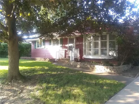 21840 Marian Cir, Fairview Park, OH 44126