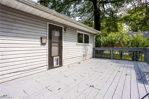 573 Delaware Ave, Elyria, OH 44035 photo 4