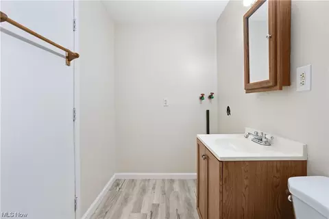 573 Delaware Ave, Elyria, OH 44035 photo 22