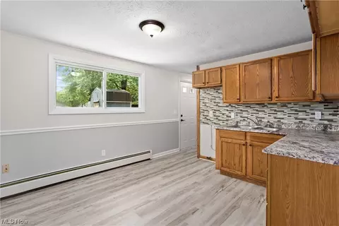 573 Delaware Ave, Elyria, OH 44035 photo 16