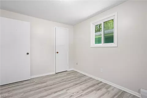 573 Delaware Ave, Elyria, OH 44035 photo 34