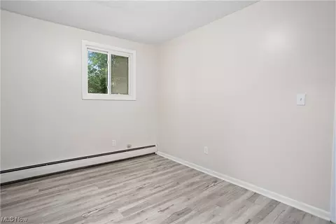 573 Delaware Ave, Elyria, OH 44035 photo 32