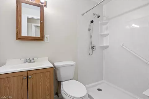 573 Delaware Ave, Elyria, OH 44035 photo 21