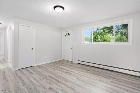 573 Delaware Ave, Elyria, OH 44035 photo 17