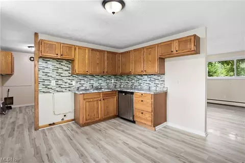 573 Delaware Ave, Elyria, OH 44035 photo 11