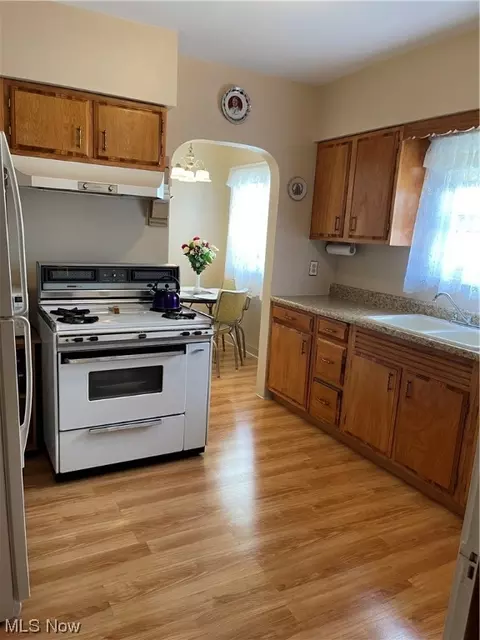 6325 Stanbury Rd, Parma, OH 44129 photo 8