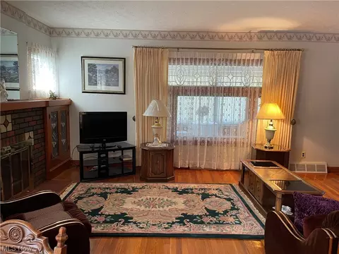 6325 Stanbury Rd, Parma, OH 44129 photo 14