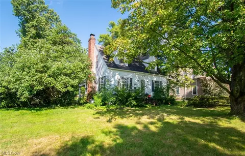 360 S Broad St, Canfield, OH 44406