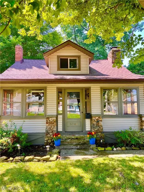 5746 Beech Dr, Mentor On The Lake, OH 44060 photo 1