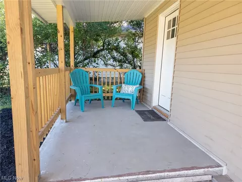 1457 E 289th St, Wickliffe, OH 44092 photo 2