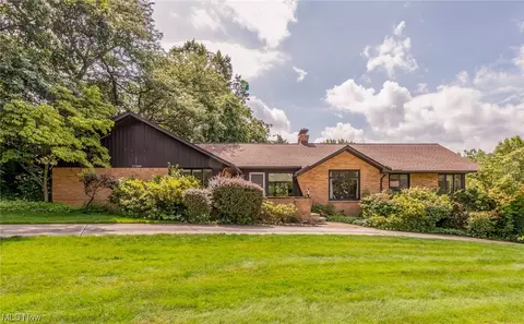 25404 Bryden Rd, Beachwood, OH 44122