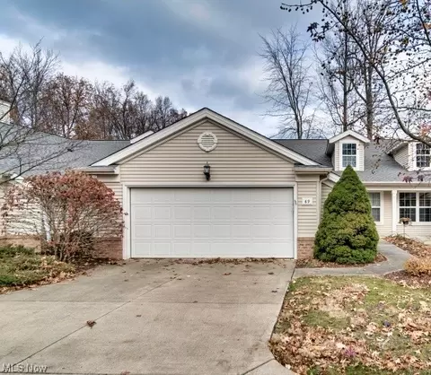 69 Community Dr, Avon Lake, OH 44012