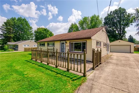 1836 Sunview Dr, Twinsburg, OH 44087
