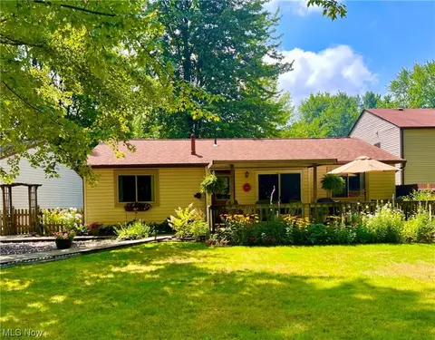 8357 Findley Dr, Mentor, OH 44060 photo 2