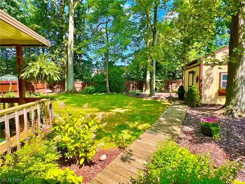 8357 Findley Dr, Mentor, OH 44060 photo 4