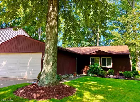 8357 Findley Dr, Mentor, OH 44060 photo 1