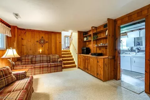 9500 Munich Dr, Parma, OH 44130 photo 24