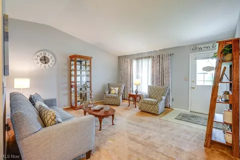 9500 Munich Dr, Parma, OH 44130 photo 10