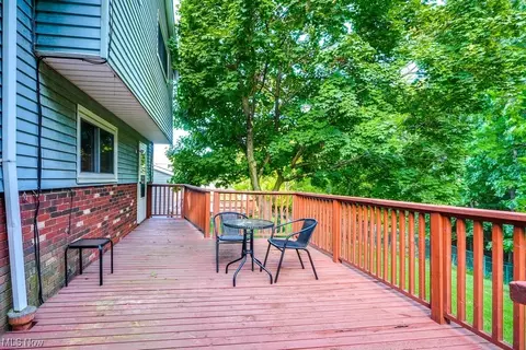 9500 Munich Dr, Parma, OH 44130 photo 6