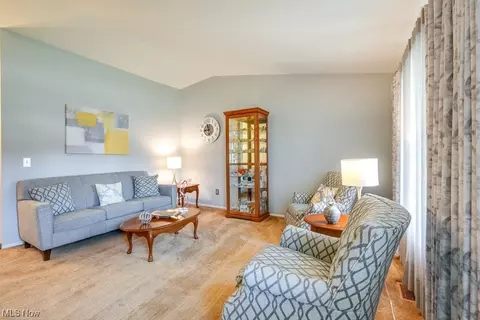 9500 Munich Dr, Parma, OH 44130 photo 8