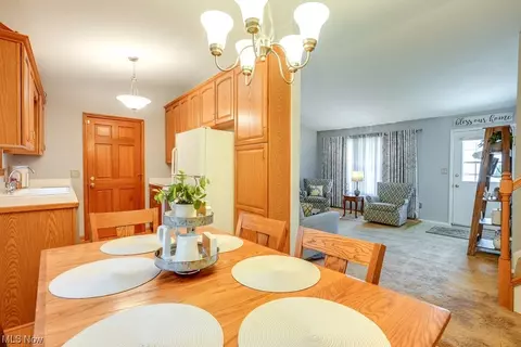 9500 Munich Dr, Parma, OH 44130 photo 14