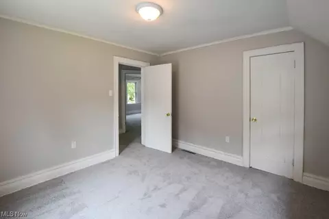 433 Roslyn Ave, Akron, OH 44320 photo 12