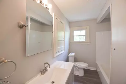 433 Roslyn Ave, Akron, OH 44320 photo 17
