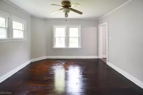 433 Roslyn Ave, Akron, OH 44320 photo 5