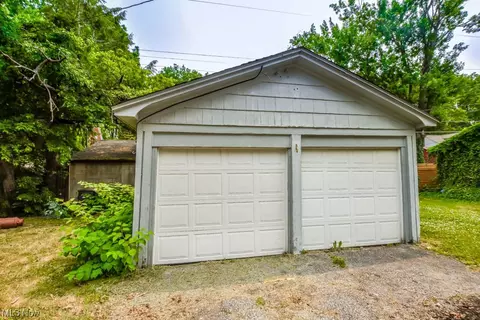 433 Roslyn Ave, Akron, OH 44320 photo 21