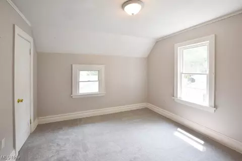 433 Roslyn Ave, Akron, OH 44320 photo 11
