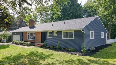 3022 Chamberlain Rd, Fairlawn, OH 44333 photo 2