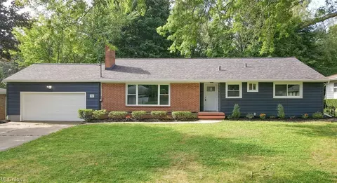 3022 Chamberlain Rd, Fairlawn, OH 44333 photo 1