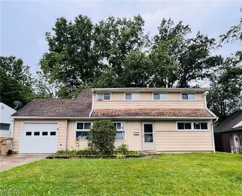 3155 Prior Dr, Cuyahoga Falls, OH 44223
