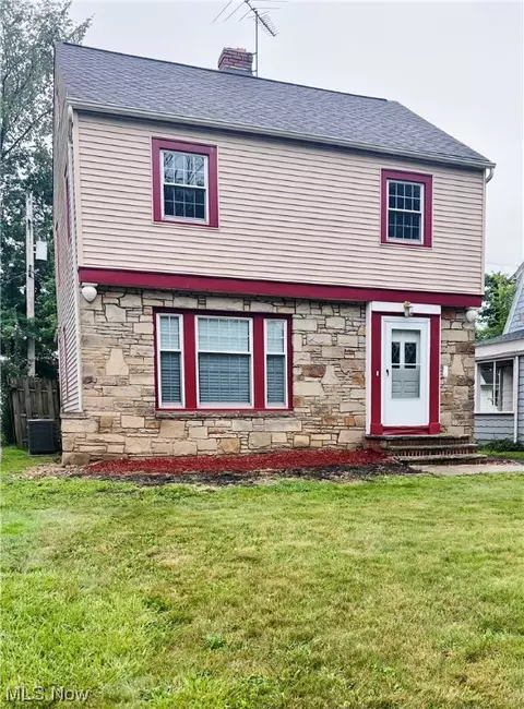 3694 Bainbridge Rd, Cleveland Heights, OH 44118