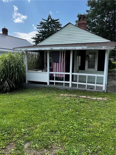 322 Franklin St, Barnesville, OH 43713 photo 1