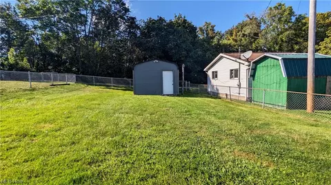 402 S Chestnut St, Barnesville, OH 43713 photo 3