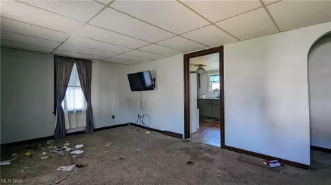 402 S Chestnut St, Barnesville, OH 43713 photo 6