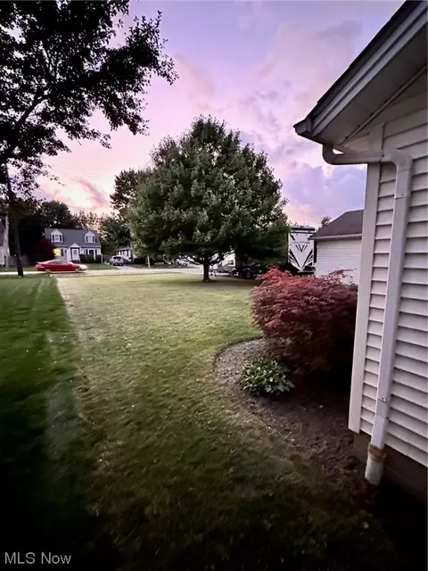 247 Root Rd, Lorain, OH 44052 photo 4