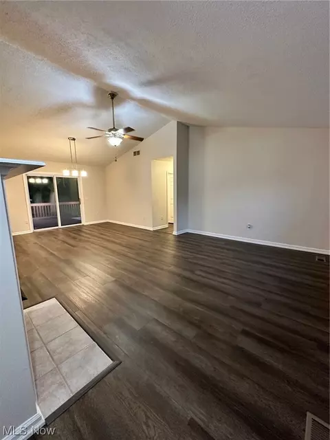 247 Root Rd, Lorain, OH 44052 photo 9