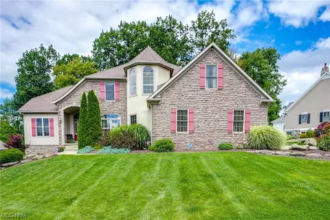 1155 Springbury Dr, Uniontown, OH 44685
