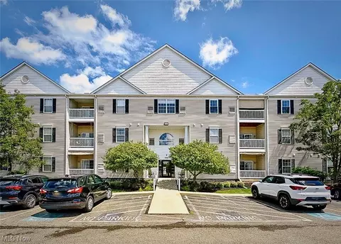 4703 Hills And Dales Rd NW #109, Canton, OH 44708