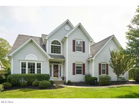 2955 Woodcrest Dr, Fairlawn, OH 44333