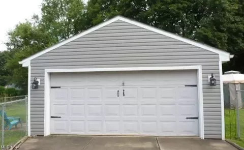 68 Morrison St, Struthers, OH 44471 photo 2