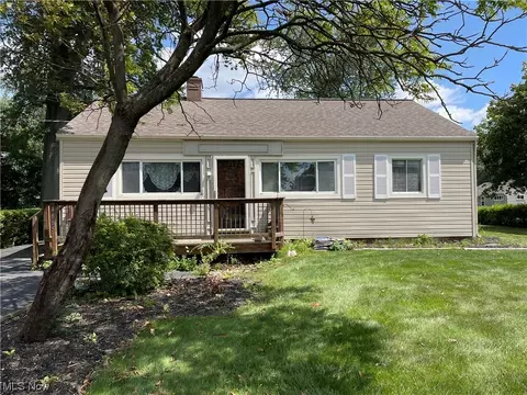 4685 Brooksdale Rd, Mentor, OH 44060