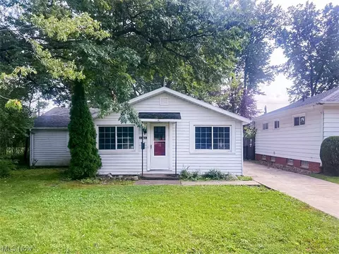 24150 Puritan Rd, Euclid, OH 44123