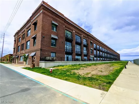 401 W Shoreline Dr #349, Sandusky, OH 44870