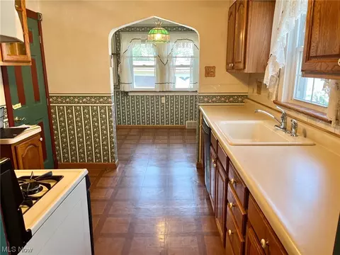 6502 Bradley Ave, Parma, OH 44129 photo 12