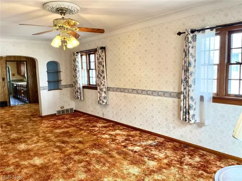 6502 Bradley Ave, Parma, OH 44129 photo 8